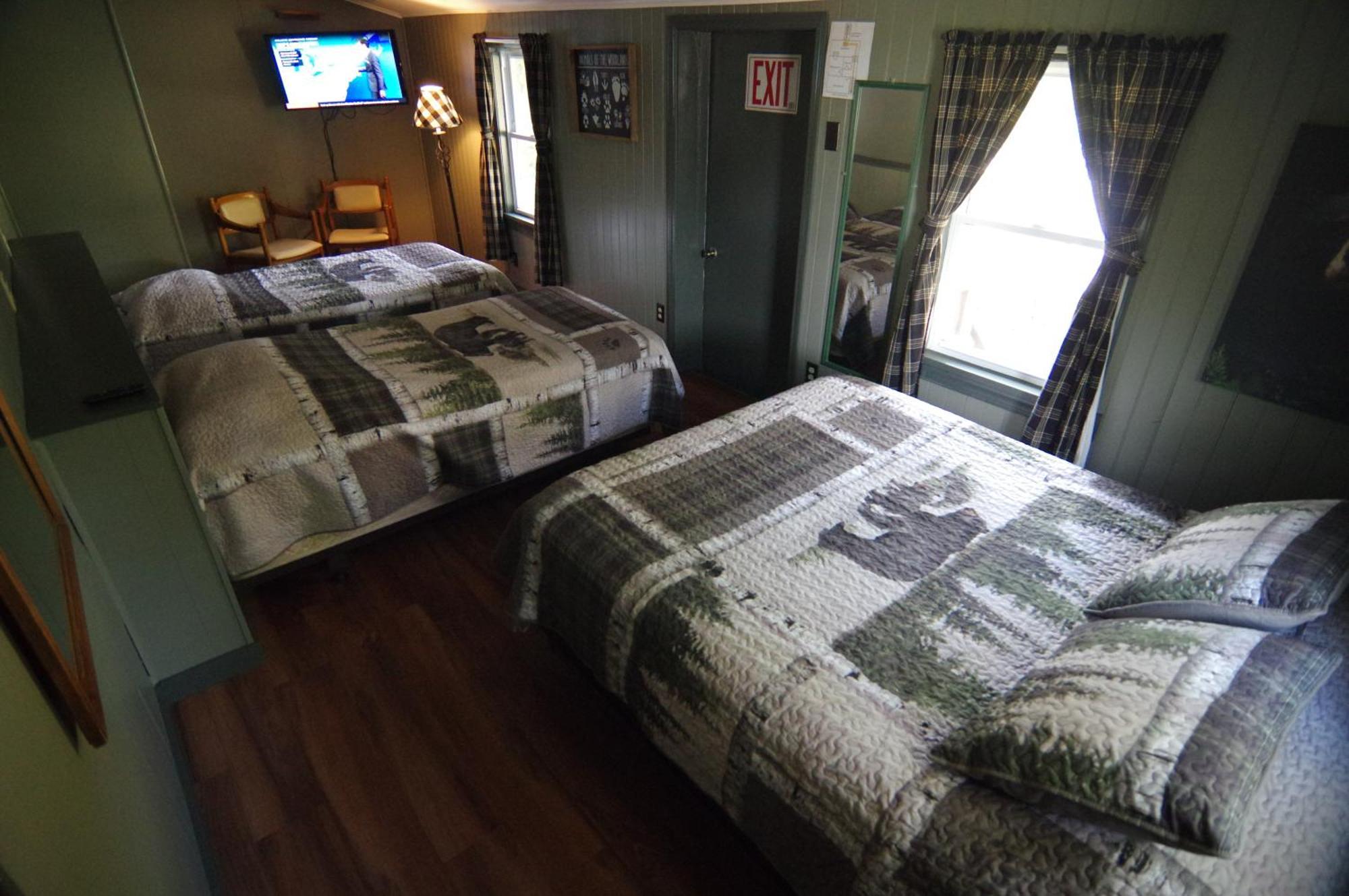 Cramers Point Lake Breeze 3* Lake George